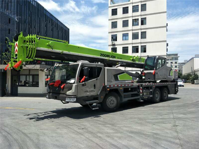 点军区跨街广告牌的高空安装注意事项