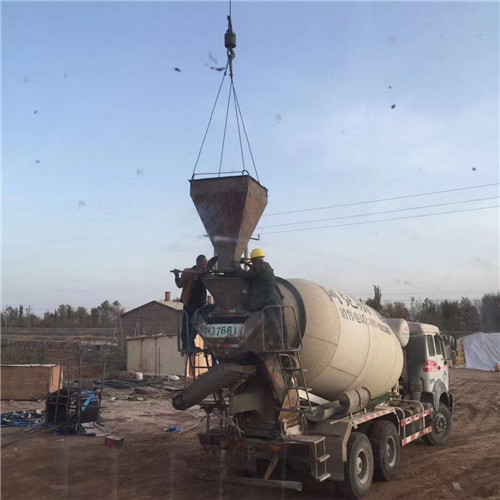 点军区“精准瞄准”—— 吊车的 “定位导航” 技术