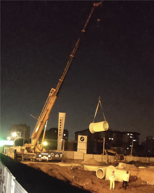 点军区“弯臂矫正”—— 吊车的 “形变补偿” 技术